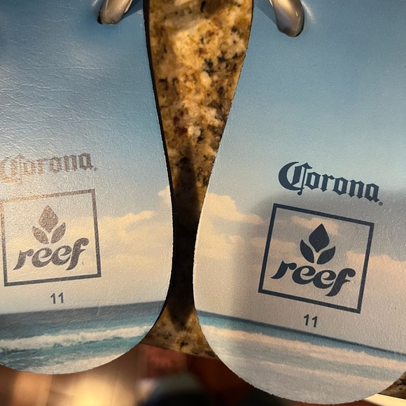 Women’s Size 11 Corona Reef Flip Flop Blue and Silver. Bottle opener. Like New. - Picture 3 of 4